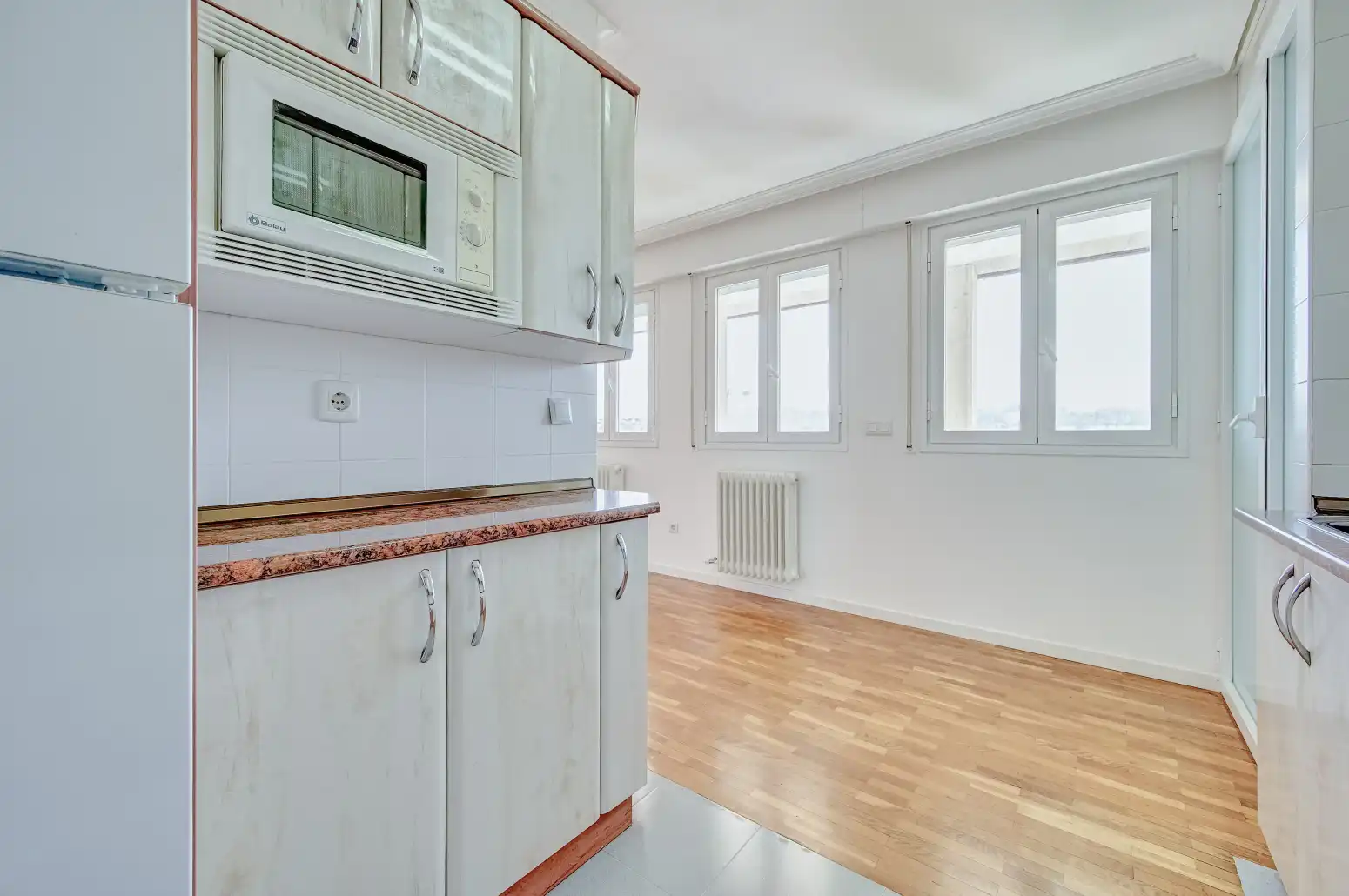 Cocina de Piso en venta en  Pamplona / Iruña con Calefacción y Trastero