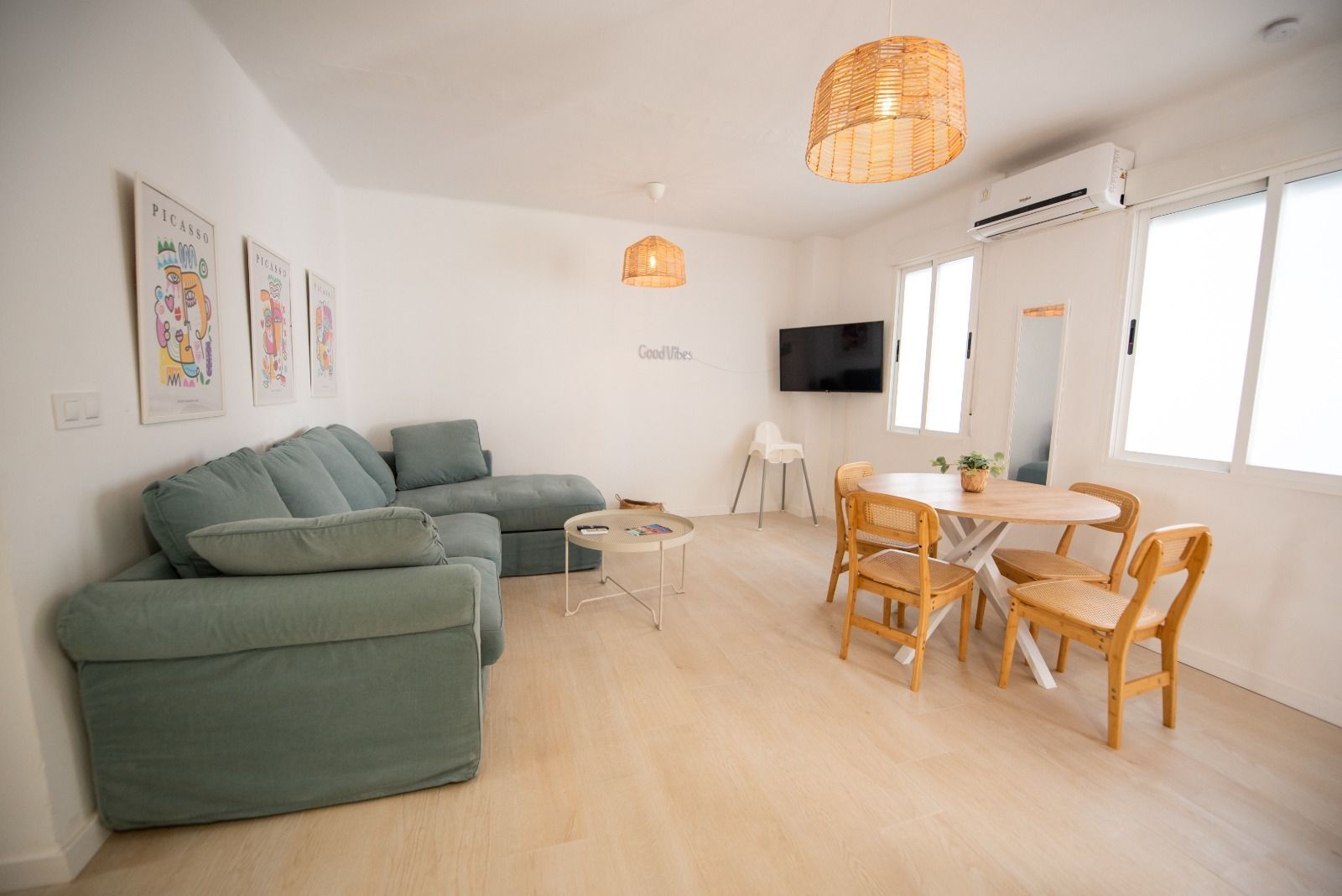 Living room of Flat for sale in Málaga Capital  with Air Conditioner, Terrace and Furnished