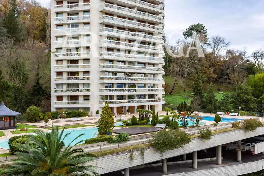 Vista exterior de Piso en venta en Donostia - San Sebastián  con Calefacción, Terraza y Trastero