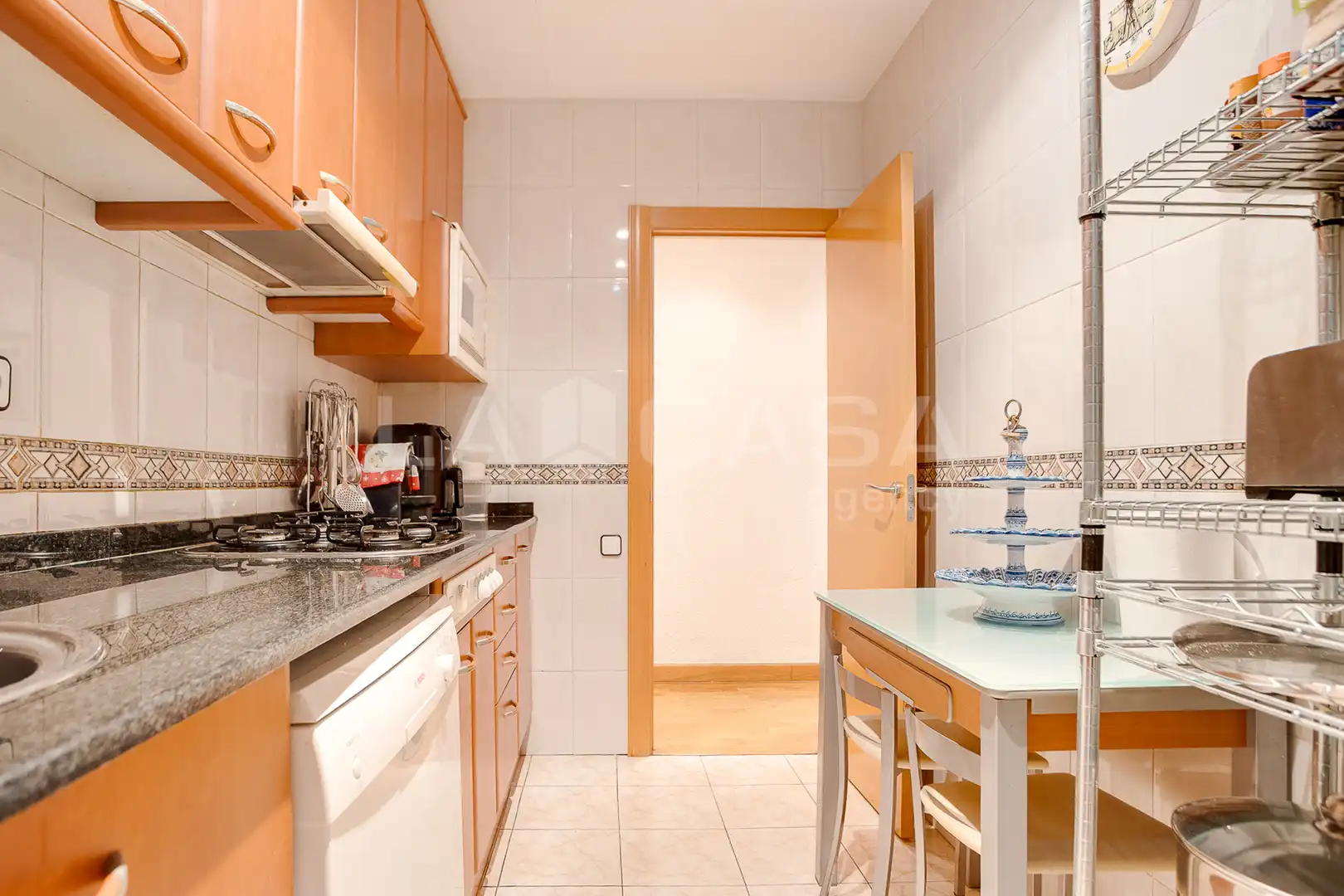 Cuina de Pis en venda en Barcelona amb Aire condicionat, Parquet i Moblat