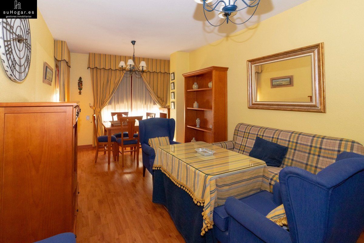 Sala d'estar de Apartament de lloguer en Badajoz Capital amb Aire condicionat, Traster i Balcó