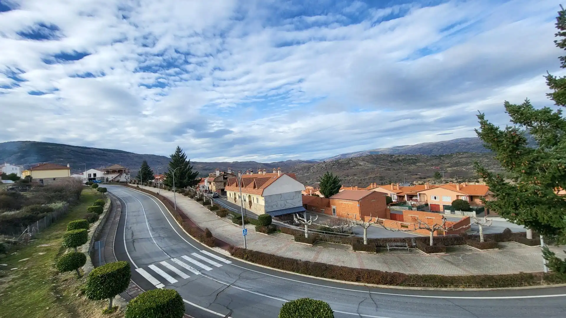 Vista exterior de Casa o xalet en venda en Villanueva de Ávila amb Jardí privat, Terrassa i Traster