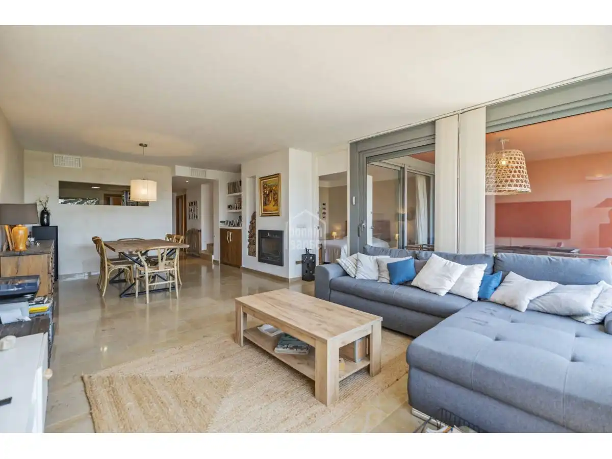 Sala de estar de Apartamento en venta en Ciutadella de Menorca con Calefacción, Terraza y Piscina