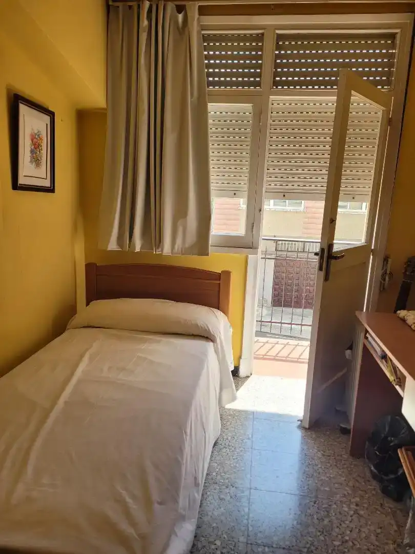 Dormitori de Casa adosada en venda en Neda amb Balcó