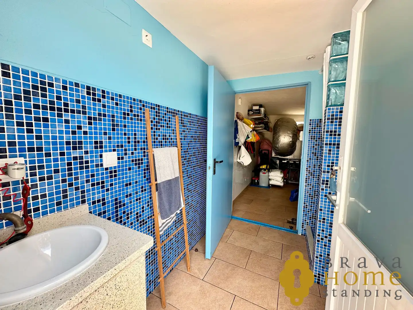 Bathroom of Houses for sale in Empuriabrava  with Air Conditioner, Heating and Private garden