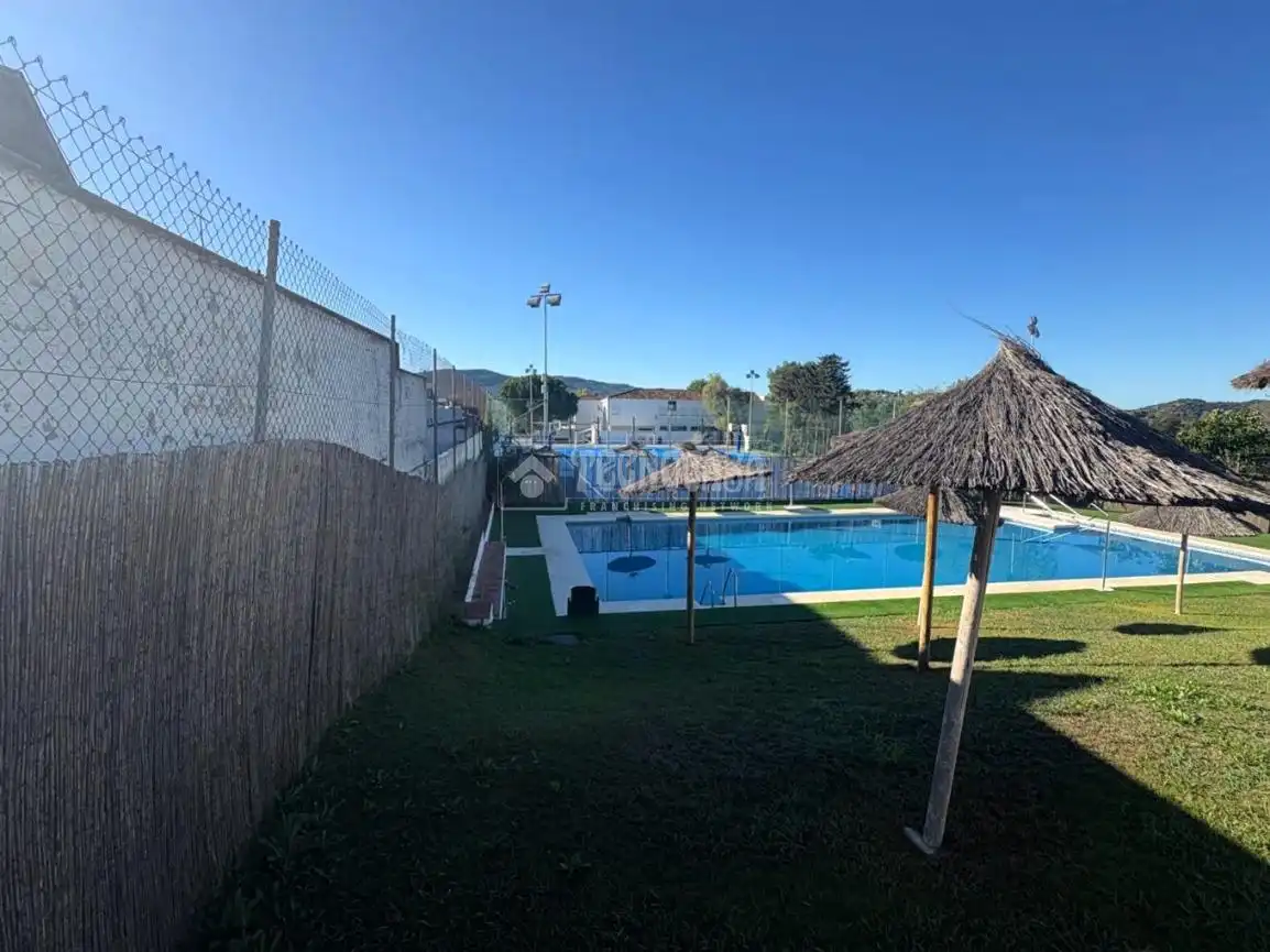 Schwimmbecken von Residential zum Verkauf in Casares