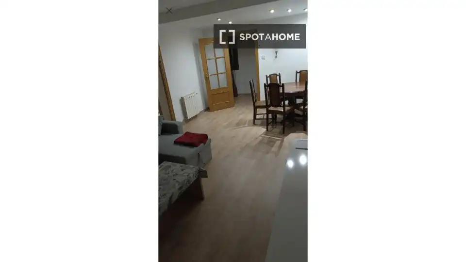 Wohnung zur untervermieten in Terrassa mit Klimaanlage, Terrasse und Möbliert