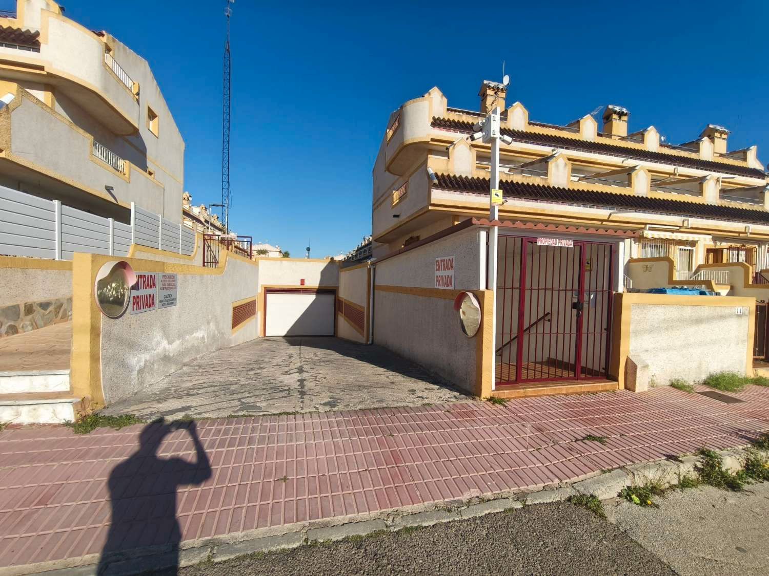 Vista exterior de Garatge en venda en Orihuela