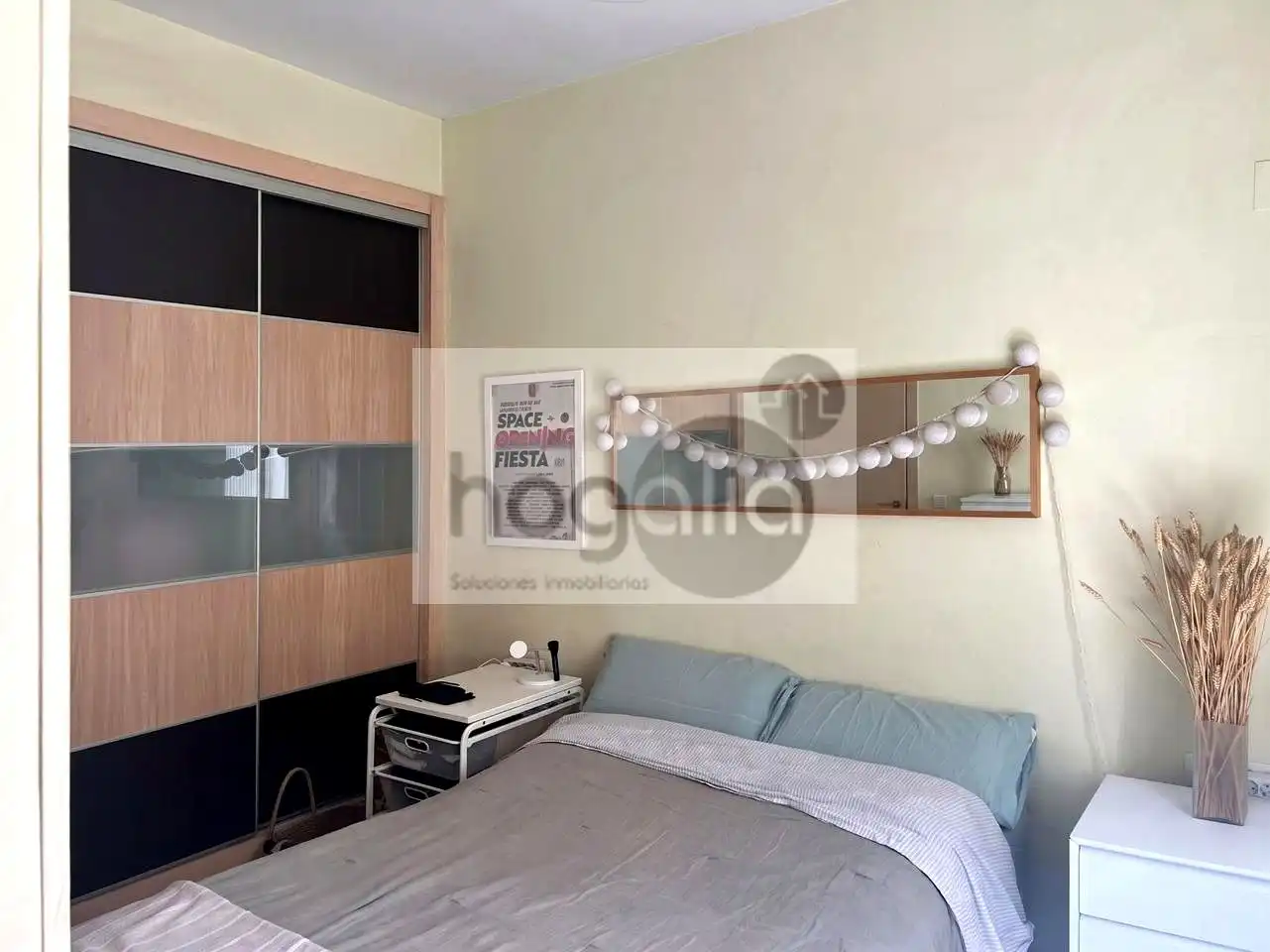 Bedroom of Flat for rent in Sevilla  with Air Conditioner, Terrace and Furnished