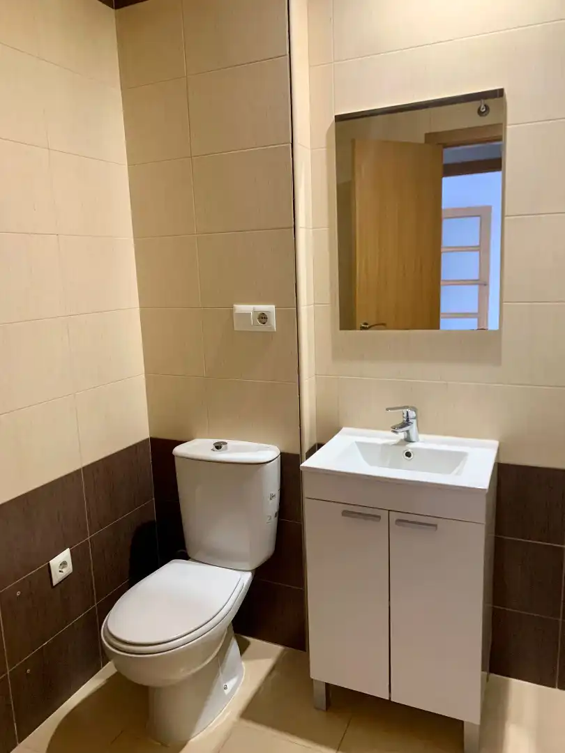 Baño de Piso en venta en Pozuelo de Calatrava con Aire acondicionado, Calefacción y Amueblado