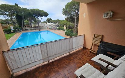 Piscina de Apartament en venda en Castell-Platja d'Aro amb Terrassa, Traster i Moblat