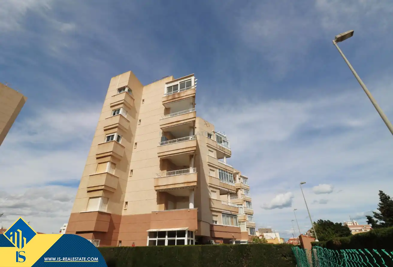 Apartamento con terraza en venta en Nueva Torrevieja - Aguas Nuevas
