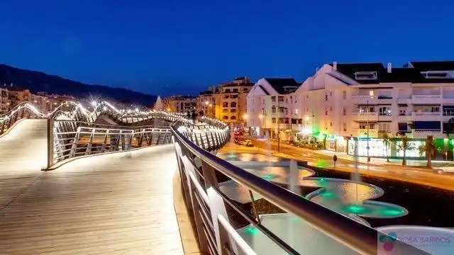 Außenansicht von Dachboden zum Verkauf in Marbella mit Klimaanlage, Terrasse und Möbliert