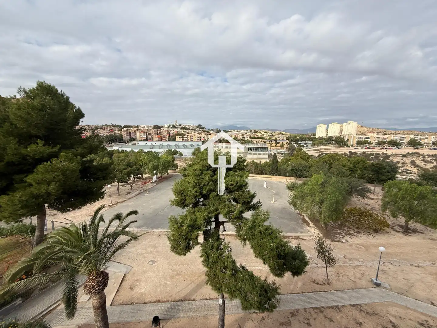 Vista exterior de Piso en venta en Alicante / Alacant con Terraza, Trastero y Balcón