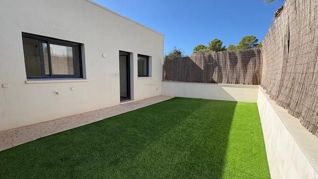 Garden of Single-family semi-detached to rent in Cunit  with Air Conditioner, Heating and Terrace