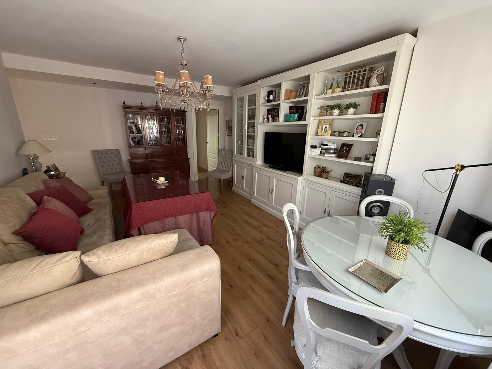 Living room of Flat to rent in  Granada Capital  with Heating