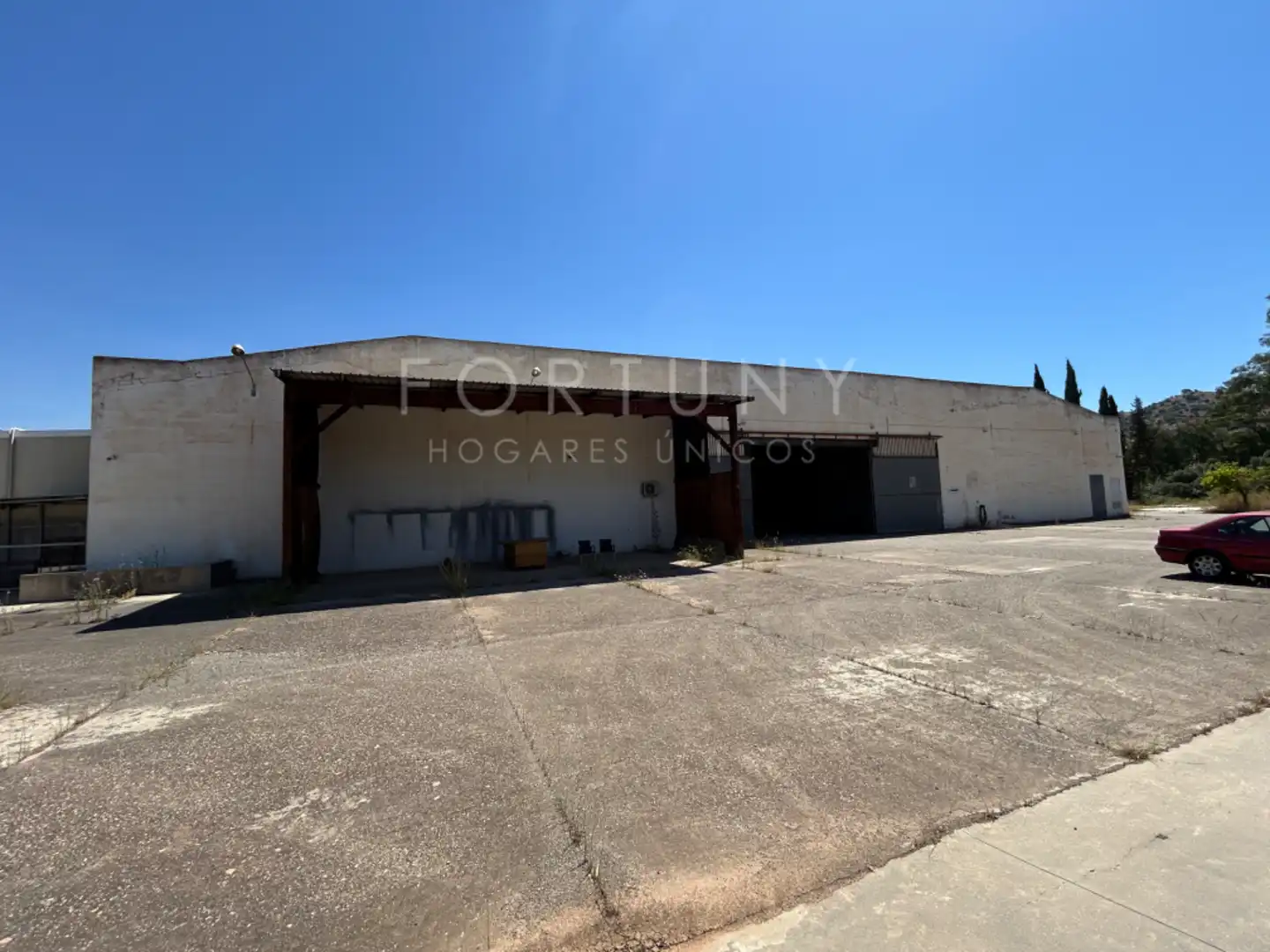 Vista exterior de Nave industrial en venta en Málaga