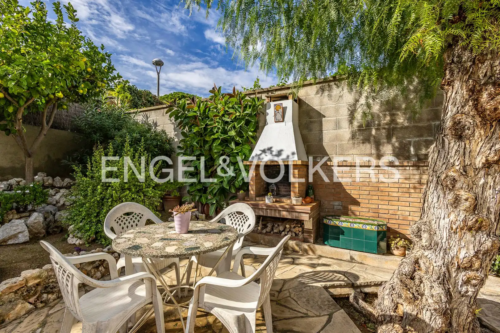 Terraza de Casa o chalet en venta en Vilanova i la Geltrú con Aire acondicionado, Calefacción y Jardín privado
