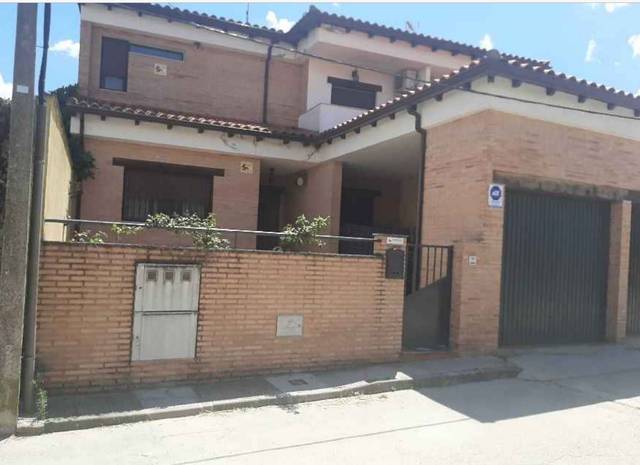 Casa-chalet en Venta en Navalcán