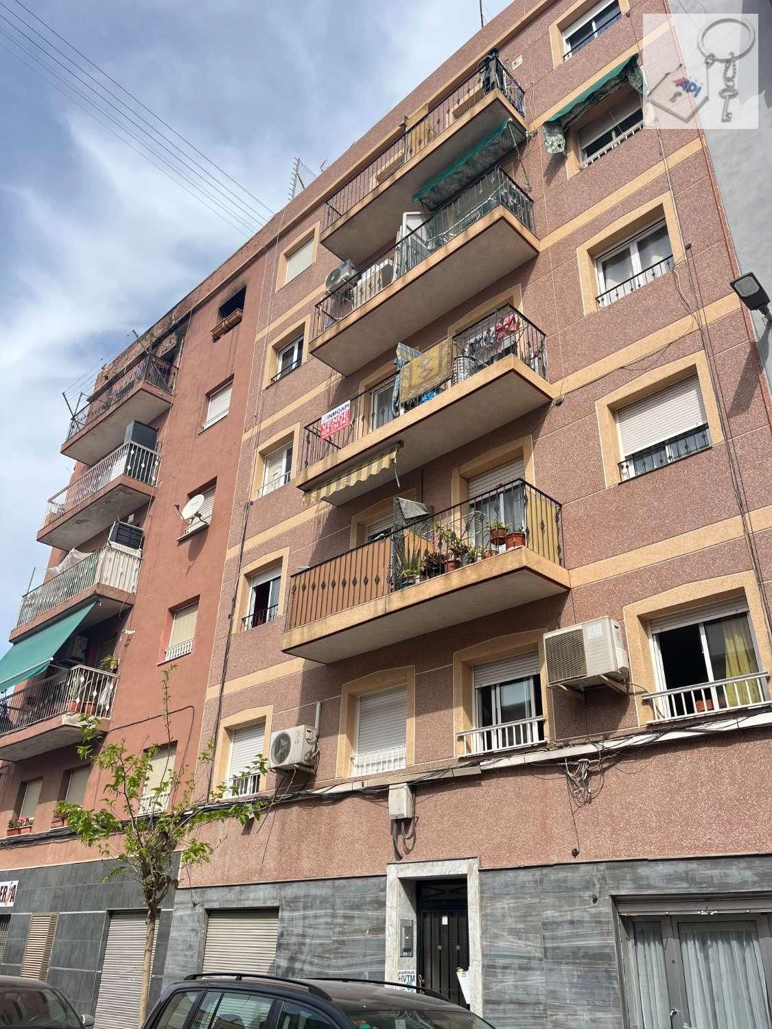 Vista exterior de Apartament en venda en Elche / Elx amb Terrassa
