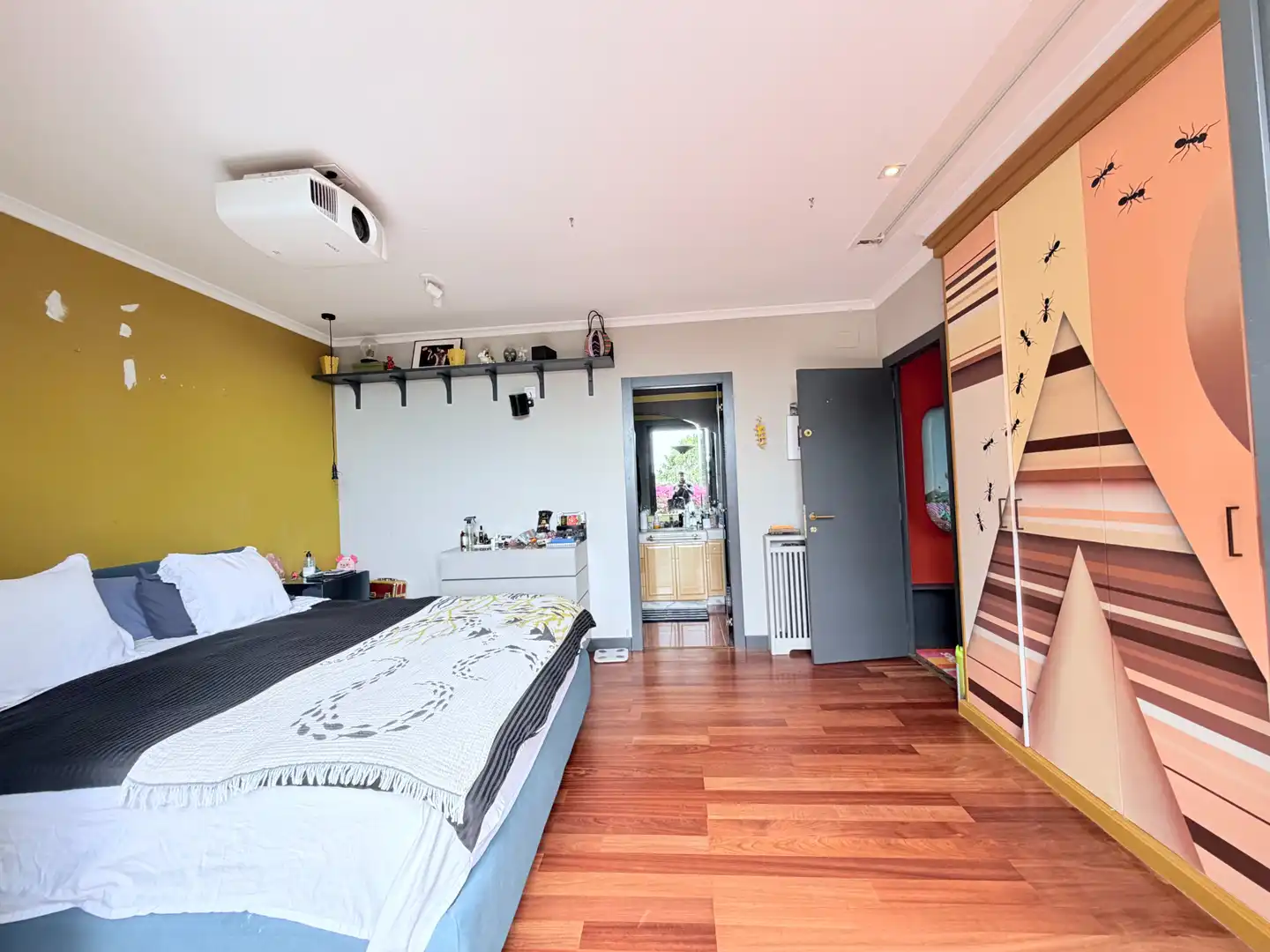 Schlafzimmer von Haus oder Chalet zum Verkauf in Castelldefels mit Klimaanlage, Heizung und Privatgarten