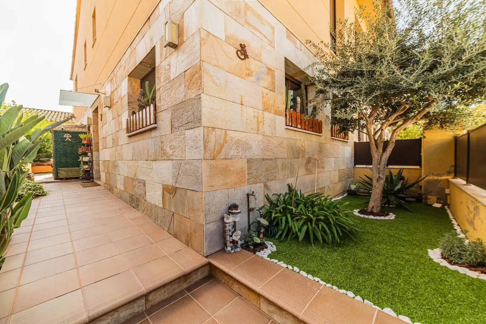 Casa amb jardí en venda a Esteve Albert i corp, imagen 28