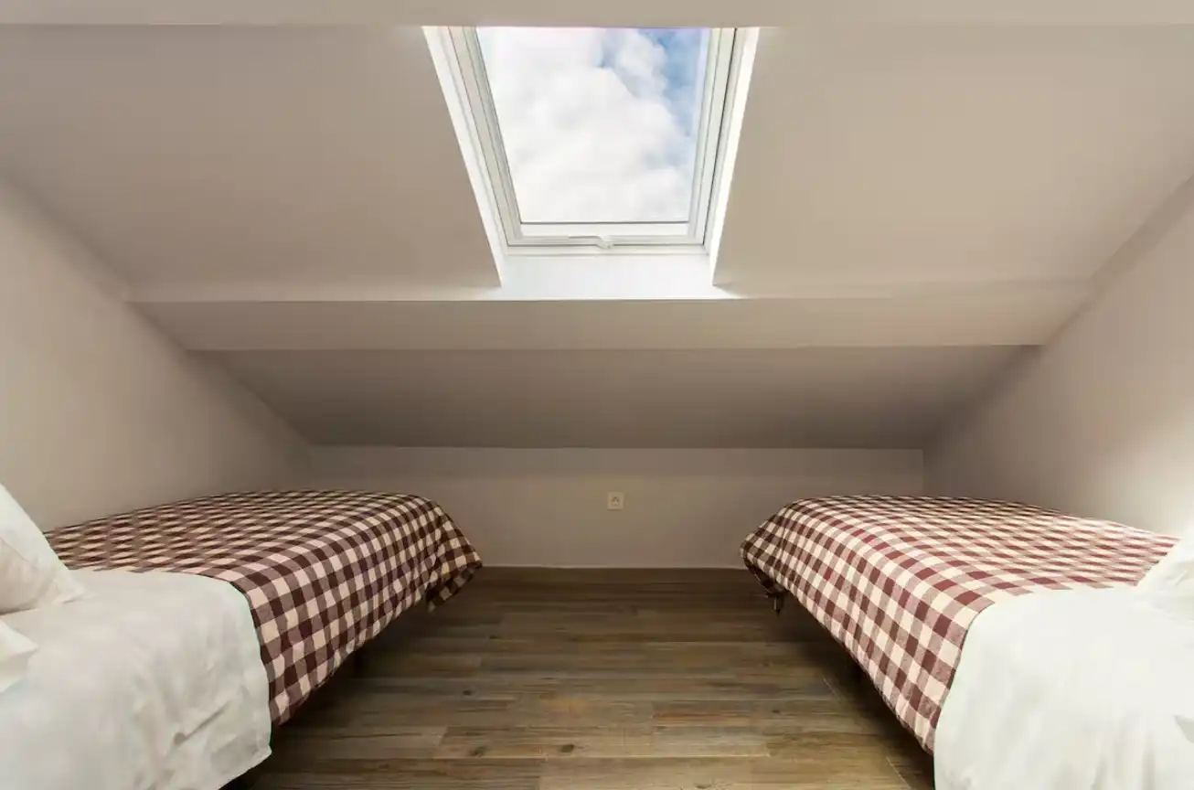 Schlafzimmer von Wohnungen zur Miete in Granada mit Klimaanlage, Heizung und Parkett