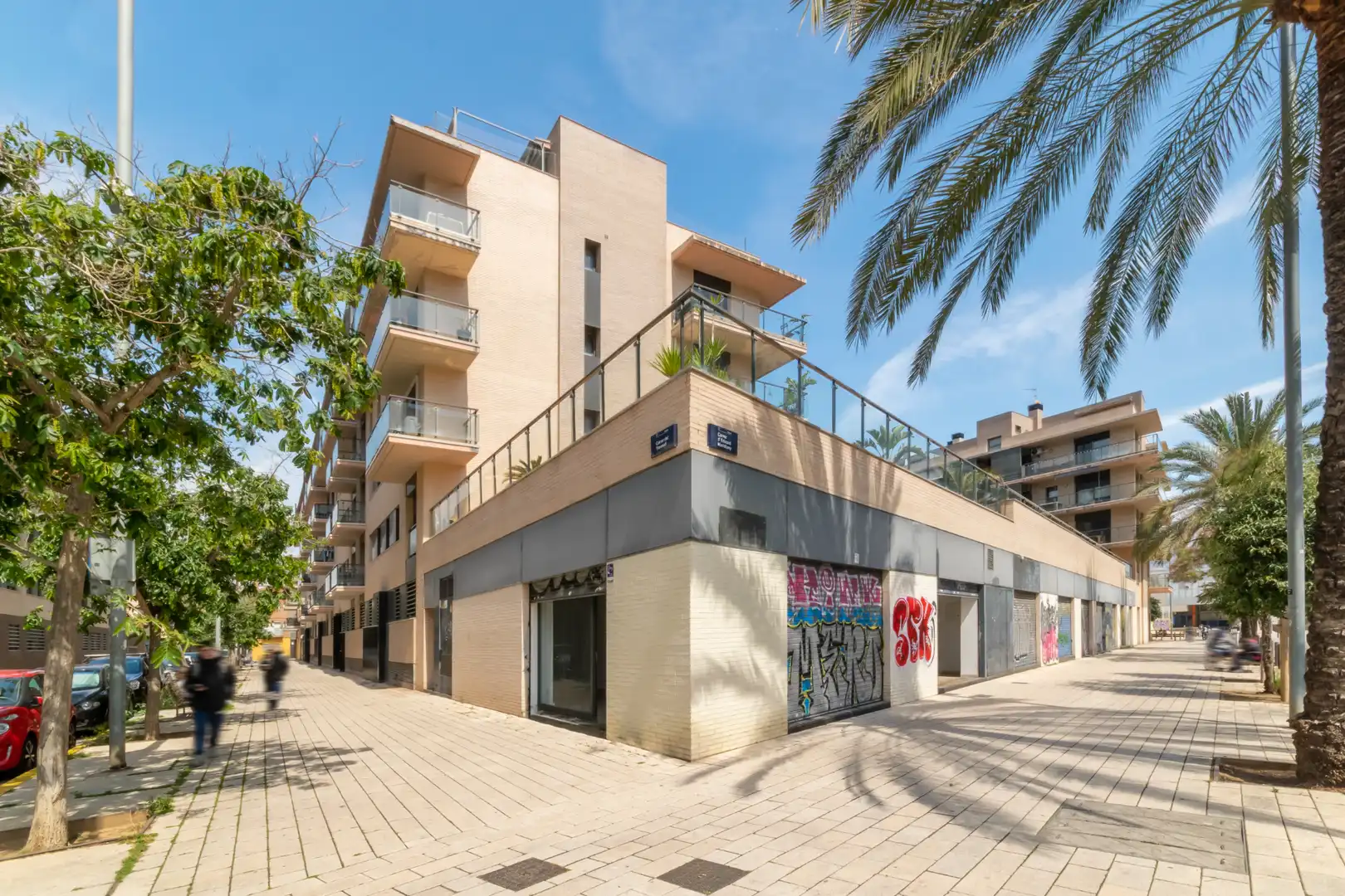 Vista exterior de Local en venda en Badalona