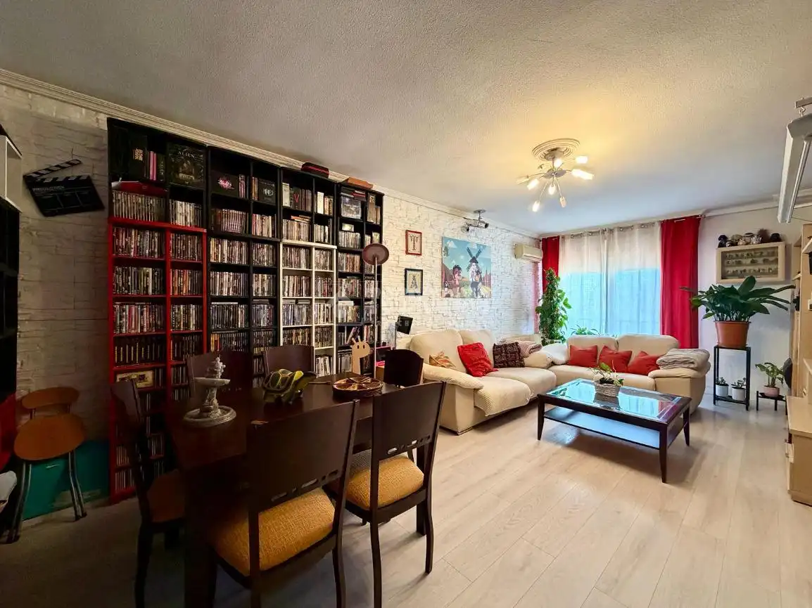 Sala de estar de Piso en venta en Valdepeñas con Aire acondicionado, Calefacción y Trastero