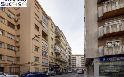 Außenansicht von Wohnung zum verkauf in  Granada Capital mit Klimaanlage und Balkon