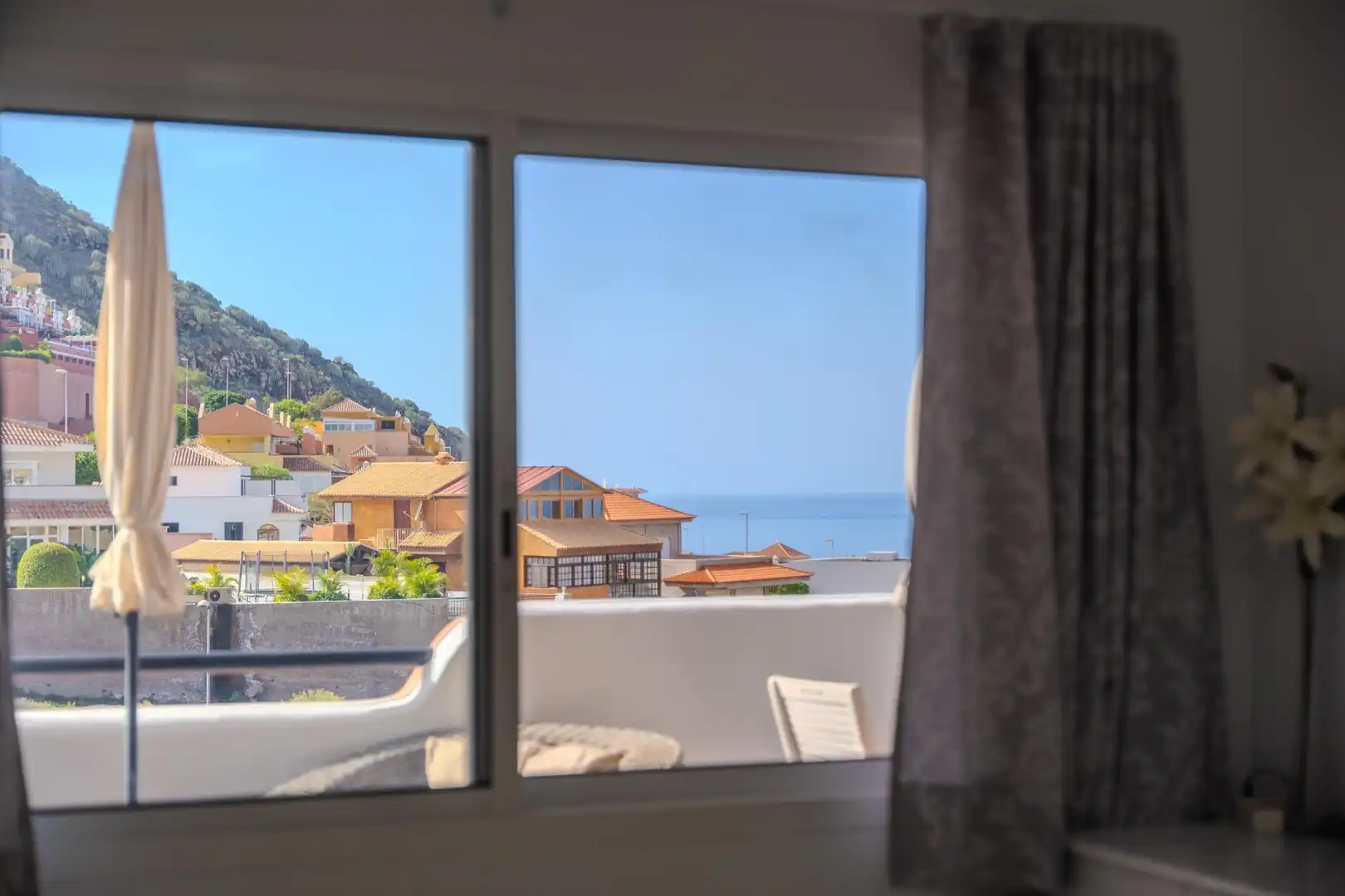 Habitación de Apartamento en venta en Adeje con Terraza, Amueblado y Piscina comunitaria