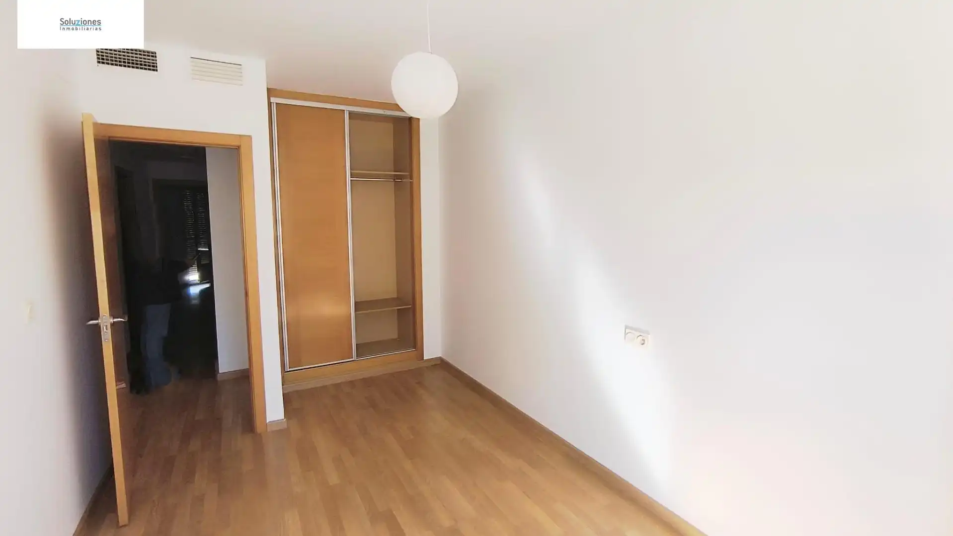 Habitación de Casa adosada en venta en La Gineta con Aire acondicionado, Terraza y Balcón