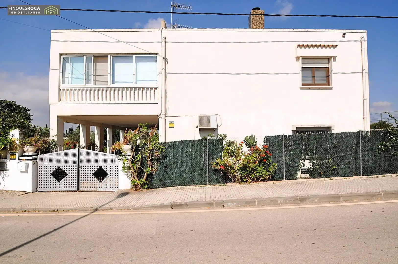 Vista exterior de Casa o chalet en venta en L'Aldea con Aire acondicionado, Calefacción y Jardín privado