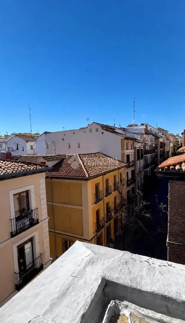 Außenansicht von Wohnung zum Verkauf in Madrid mit Terrasse