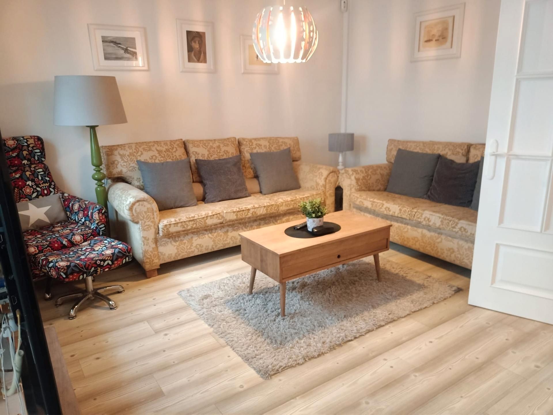 Living room of Flat for sale in Sabadell  with Air Conditioner, Heating and Parquet flooring