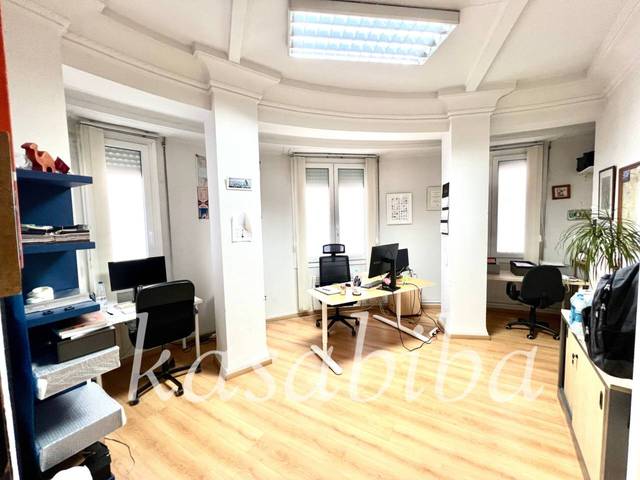 Oficina en Alquiler en Avenida Oeste en El Pilar