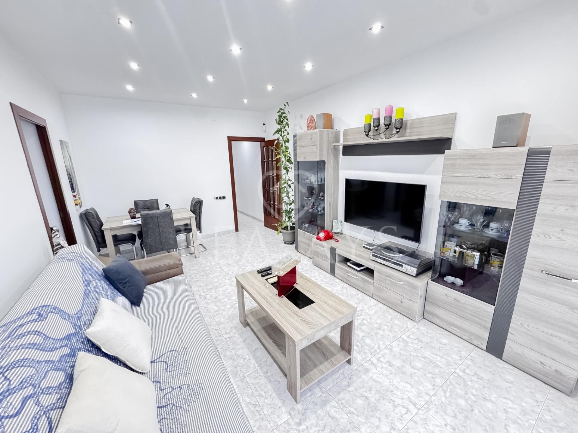 Sala d'estar de Pis en venda en Ripollet amb Aire condicionat, Terrassa i Balcó