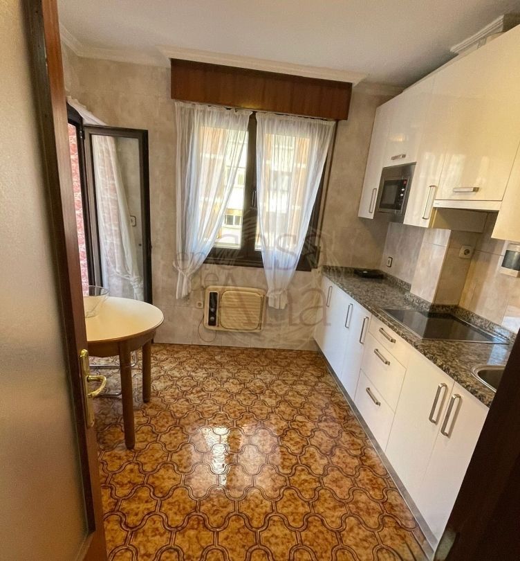 Cocina de Piso en venta en Basauri  con Calefacción y Balcón