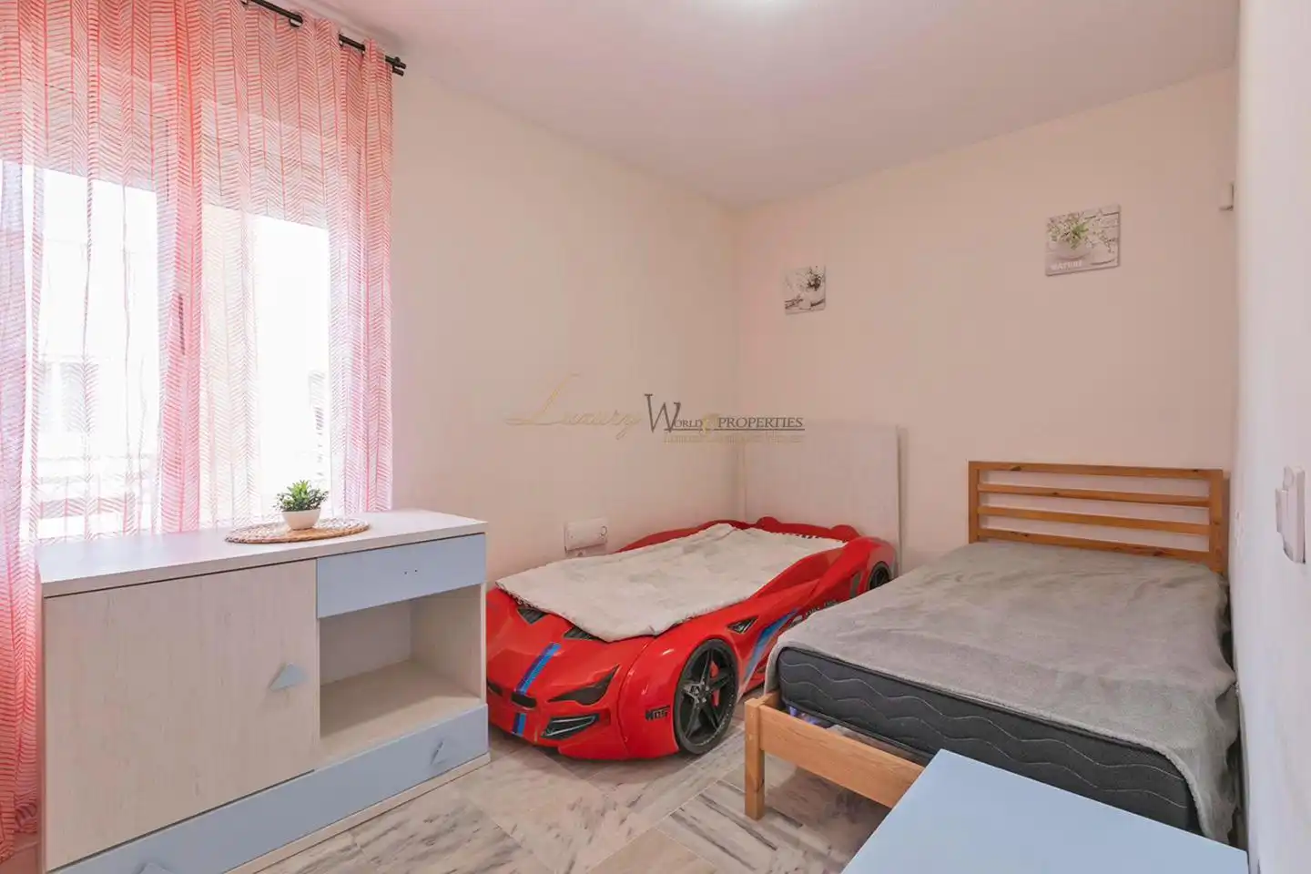 Dormitori de Apartament en venda en Arona amb Terrassa, Traster i Moblat