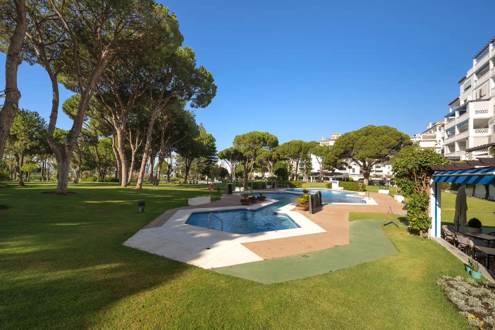 Apartament amb piscina en venda a Nueva Andalucía, imagen 37