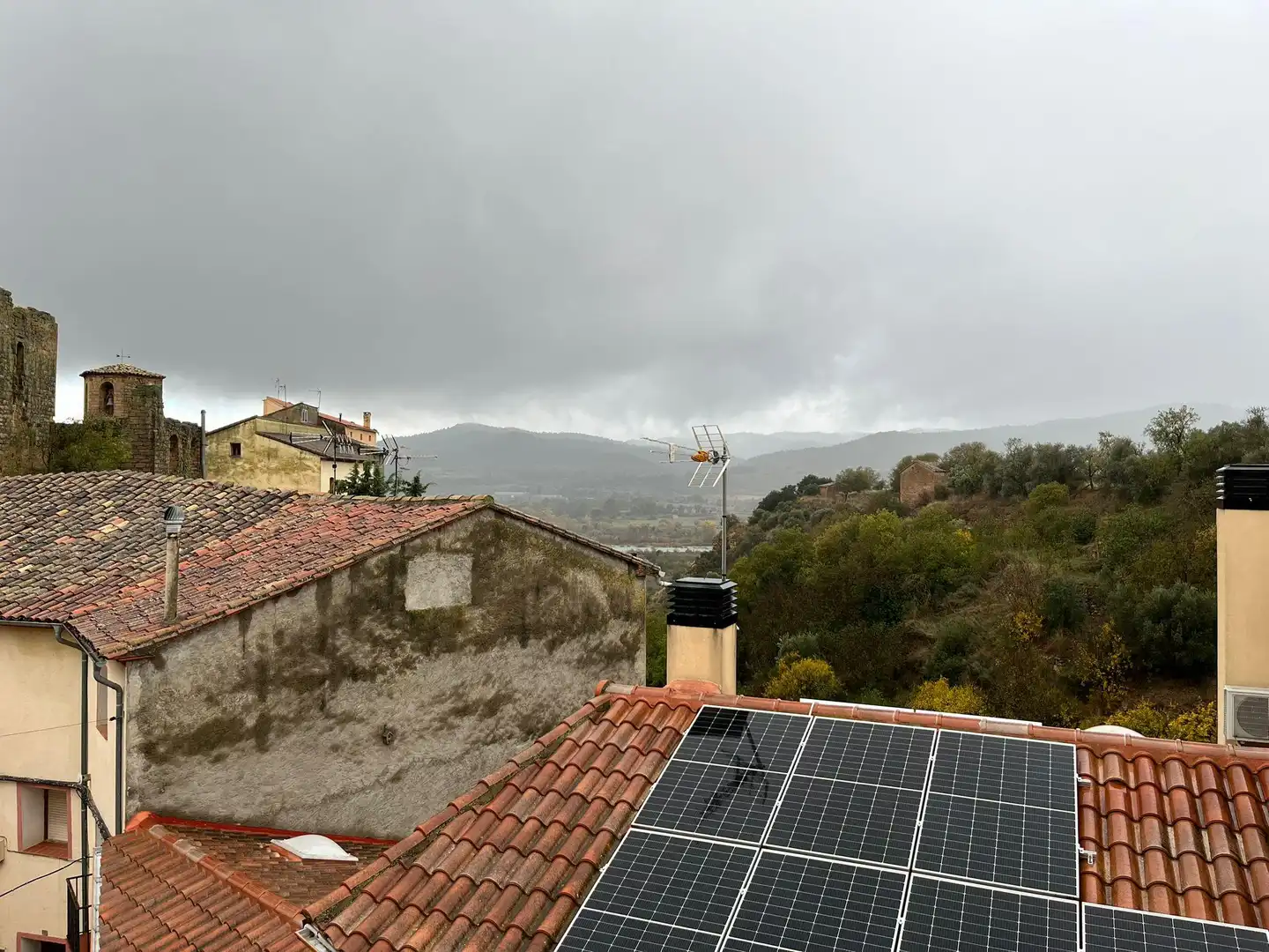 Vista exterior de Casa o chalet en venta en El Grado con Aire acondicionado, Calefacción y Balcón