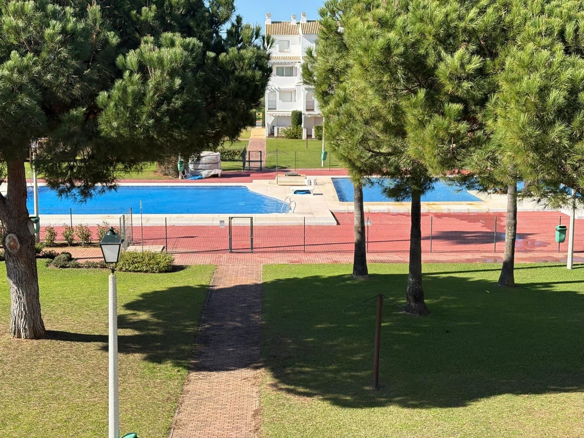 Piscina de Apartament en venda en Ayamonte amb Aire condicionat, Jardí privat i Terrassa