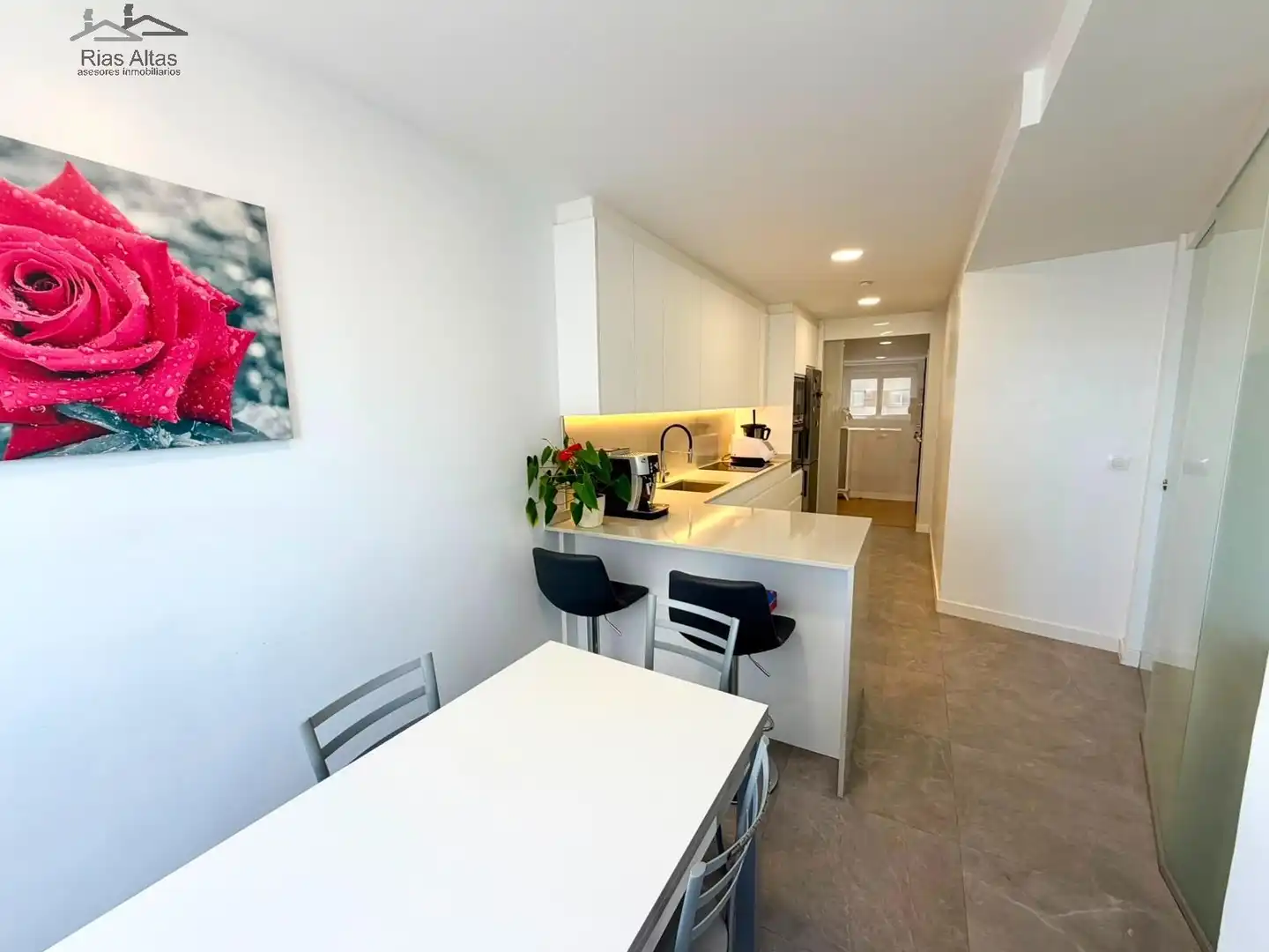 Cocina de Piso en venta en A Coruña Capital  con Calefacción, Terraza y Amueblado