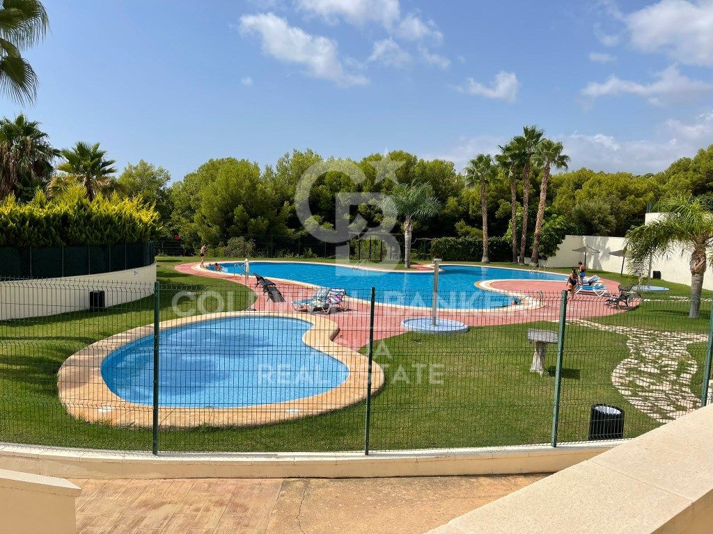 Piscina de Casa adosada en venda en Finestrat