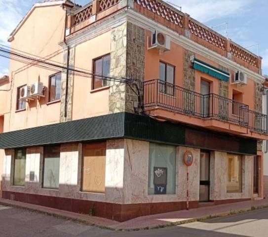 Local comercial en Venta en Madroñera
