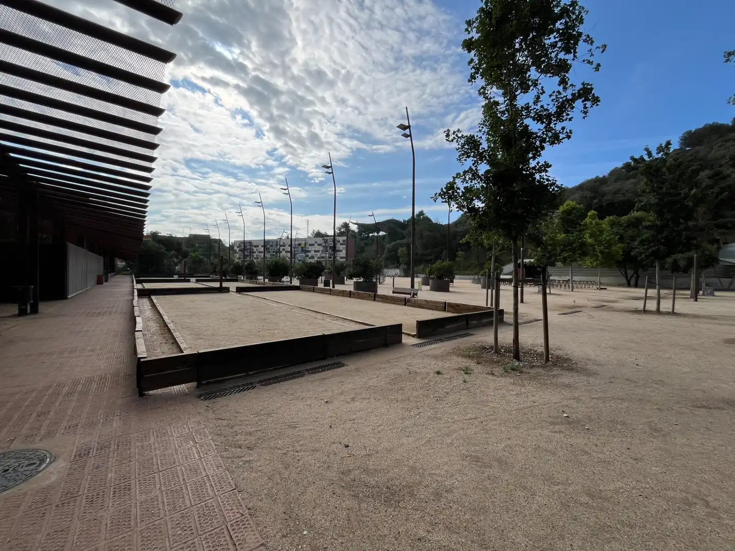 Exterior view of Ground floor for sale in Barcelona  with Alarm