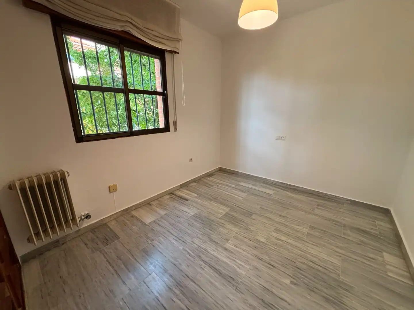 Flat for rent in Granada  with Air Conditioner, Heating and Washing machine