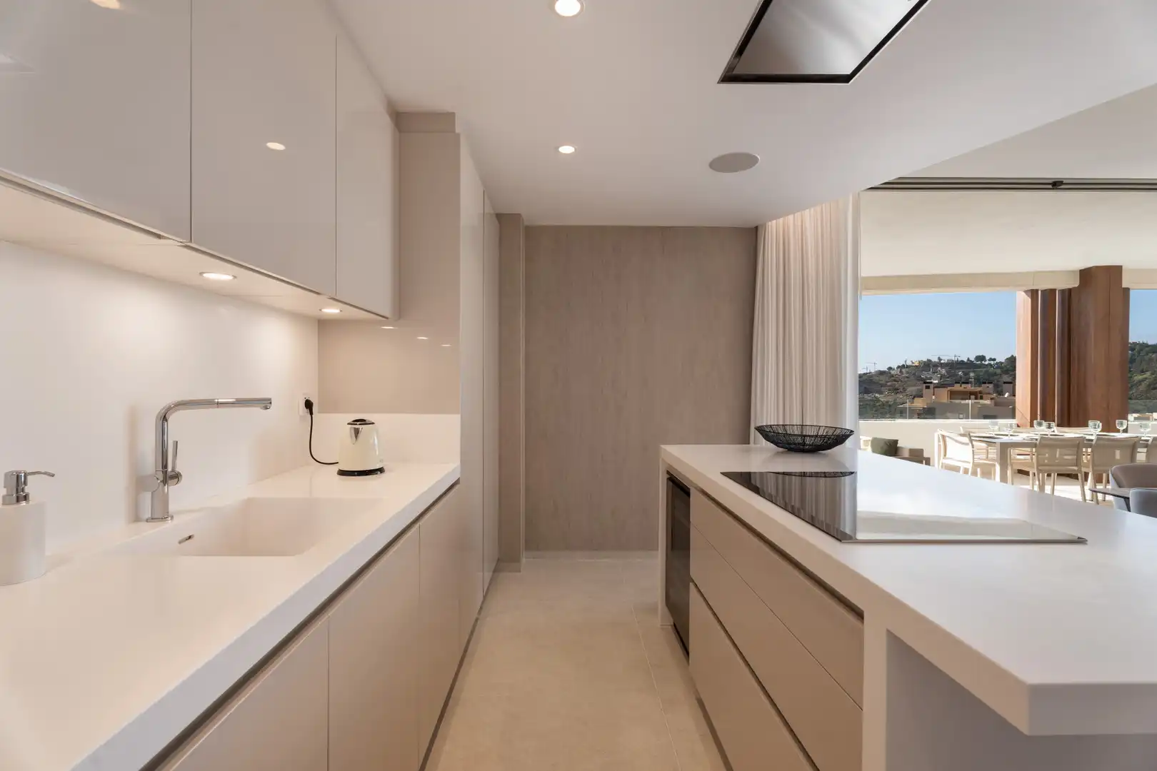 Kitchen of Apartments for sale in Benahavís  with Air Conditioner, Terrace and Storage room