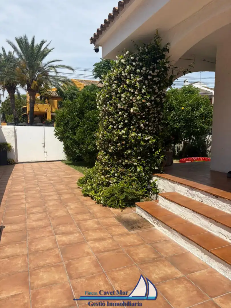 Terrassa de Casa adosada en venda en Cambrils amb Aire condicionat, Calefacció i Jardí privat