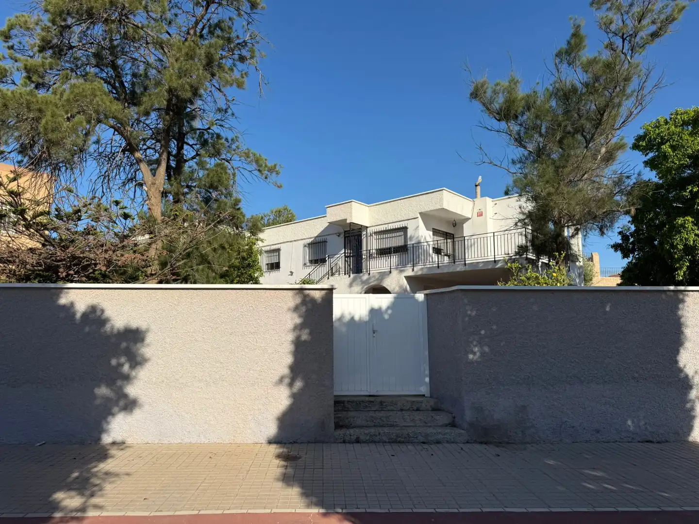 Vista exterior de Casa o xalet en venda en El Ejido amb Terrassa, Traster i Balcó